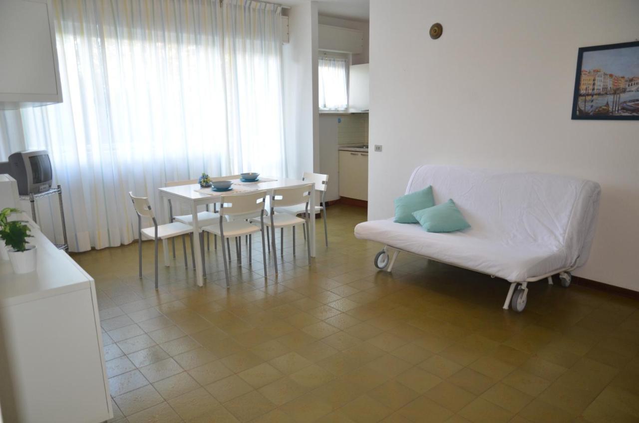 Appartamenti Massimo Bibione Exteriör bild