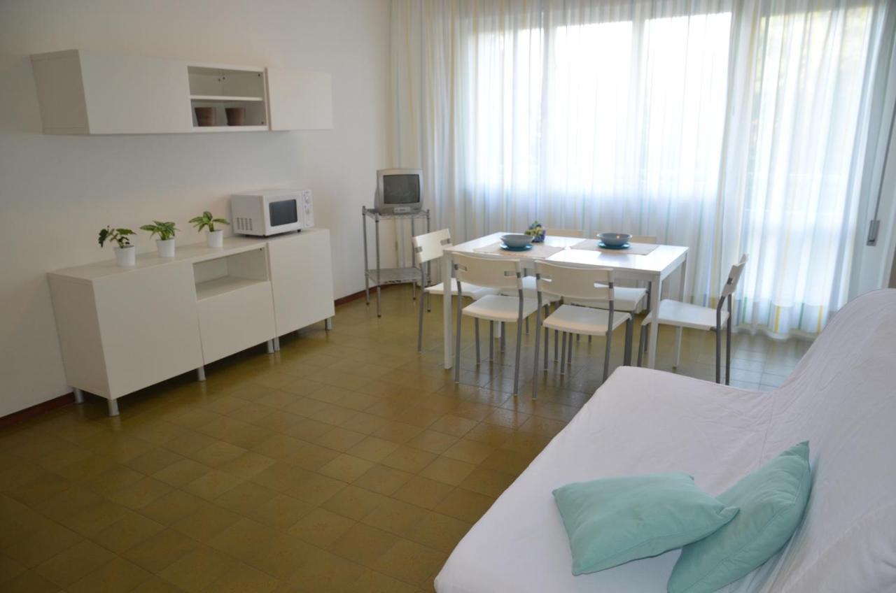 Appartamenti Massimo Bibione Exteriör bild