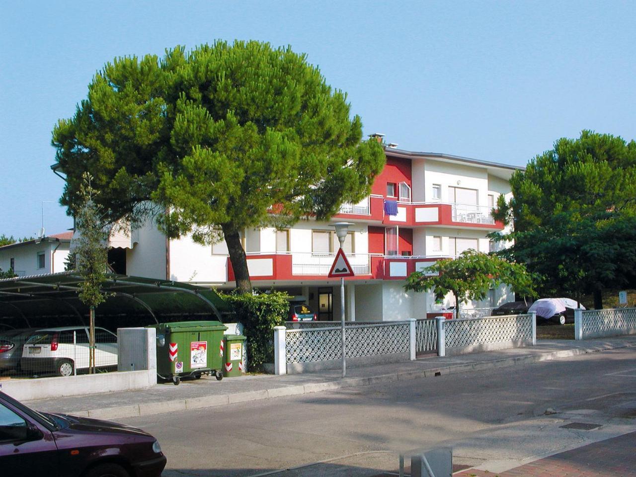 Appartamenti Massimo Bibione Exteriör bild